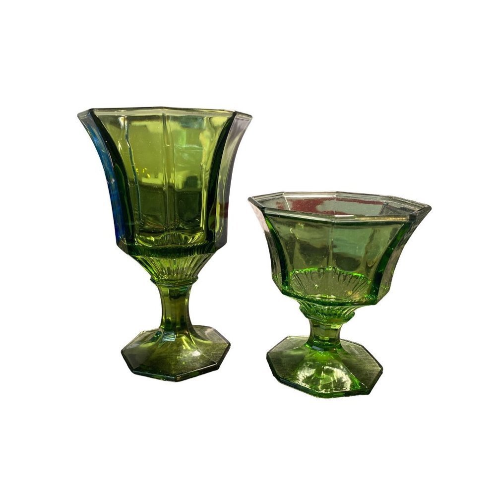 VINTAGE SET OF 4 INDEPENDENT PANEL GREEN WINE GLASSES AND 4 CHAMPAGNE GLASSES